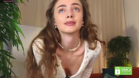 Alicia online show from 09-30-25, 03:33