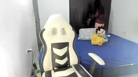 alicc0409 online show from 09-25-25, 08:45