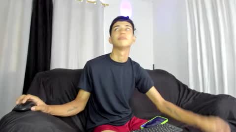 Alice and Liam online show from 10-04-25, 08:40