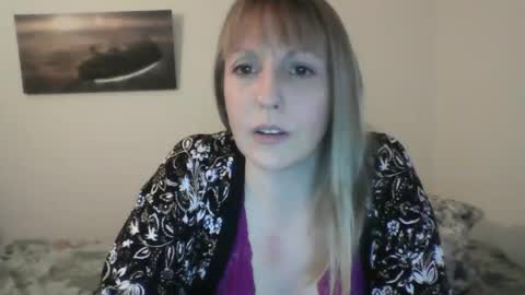 Snapshot of alice8363 chatting on 01-10-25, 04:20 Alice online show from 01-10-25, 04:20