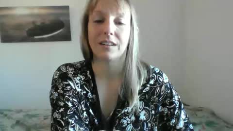 Snapshot of alice8363 chatting on 01-11-25, 10:19 Alice online show from 01-11-25, 10:19