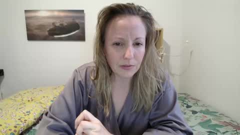 Snapshot of alice8363 chatting on 03-05-25, 05:29 Alice online show from 03-05-25, 05:29