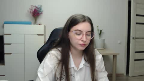 Alice online show from 11-07-25, 06:52