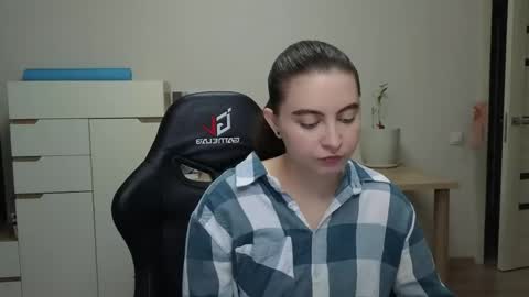 Alice online show from 04-26-26, 07:11