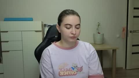 Snapshot of alice_________________________ chatting on 04-30-26, 06:25 Alice online show from 04-30-26, 06:25