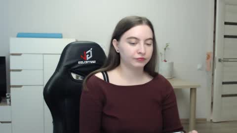 Snapshot of alice_________________________ chatting on 05-10-26, 04:17 Alice online show from 05-10-26, 04:17