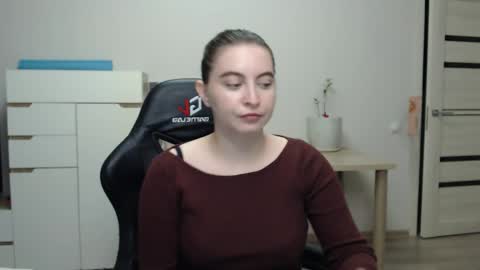 Snapshot of alice_________________________ chatting on 05-26-26, 07:10 Alice online show from 05-26-26, 07:10