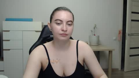 Snapshot of alice_________________________ chatting on 06-06-26, 06:45 Alice online show from 06-06-26, 06:45