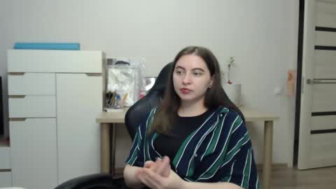 Snapshot of alice_________________________ chatting on 06-07-26, 01:26 Alice online show from 06-07-26, 01:26