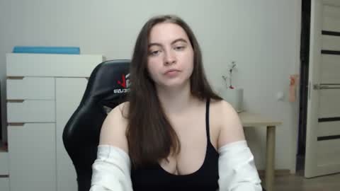 Snapshot of alice_________________________ chatting on 06-12-26, 02:16 Alice online show from 06-12-26, 02:16