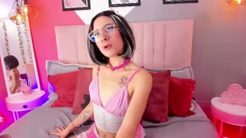 Snapshot of alice__moon__ chatting on 07-24-26, 09:35 alice__moon__ online show from 07-24-26, 09:35