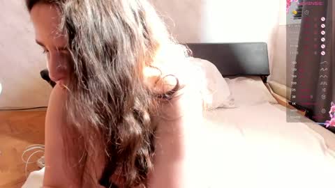 Snapshot of alice_allens chatting on 05-19-26, 04:19 Alice online show from 05-19-26, 04:19