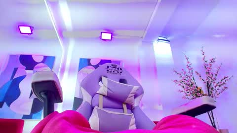 Snapshot of alice_candace chatting on 11-22-25, 03:16 Alice online show from 11-22-25, 03:16