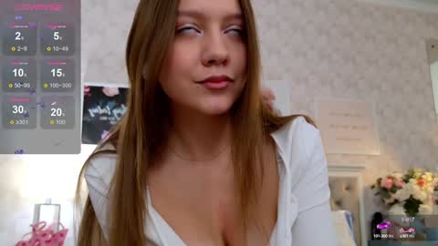 Snapshot of alice_charmy chatting on 01-29-25, 08:18 Alice in Wonderland online show from 01-29-25, 08:18