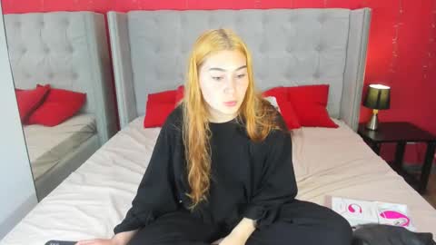 Snapshot of alice_clark13 chatting on 11-03-25, 03:35 Alis online show from 11-03-25, 03:35