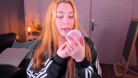 Snapshot of alice_clark13 chatting on 11-25-25, 10:59 Alis online show from 11-25-25, 10:59