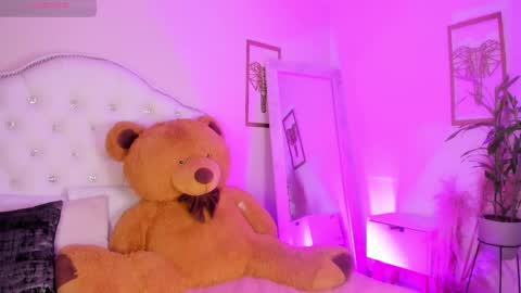 Snapshot of alice_graay_ chatting on 02-18-25, 05:09 Alice Graay online show from 02-18-25, 05:09