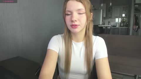 Snapshot of alice_hetfield chatting on 10-08-25, 11:19 My name is Alice find out about me in the Fansly online show from 10-08-25, 11:19