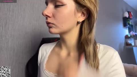 Snapshot of alice_hetfield chatting on 10-13-25, 03:12 My name is Alice find out about me in the Fansly online show from 10-13-25, 03:12