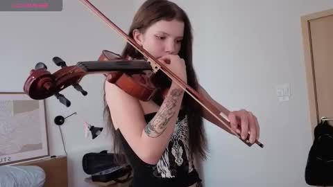 My name is Alice find out about me in the Fansly  online show from 02-11-26, 07:02