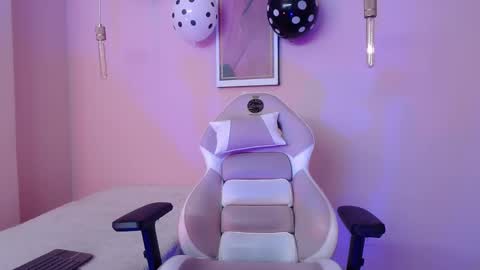 alice_in_hornyland_ online show from 10-06-25, 08:06