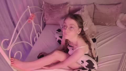 Alice online show from 03-06-25, 05:33