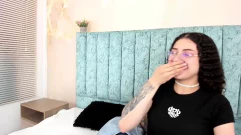 alice and amber online show from 02-11-25, 10:04