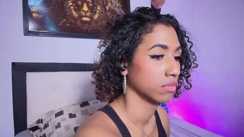 Snapshot of alice_massiel chatting on 12-19-24, 10:10 online show from 12-19-24, 10:10