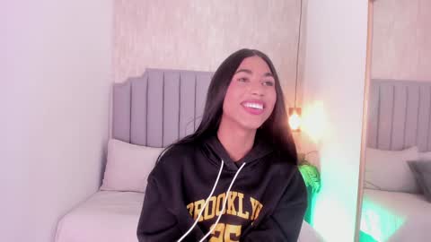 Snapshot of alice_massiel chatting on 01-31-25, 07:51 online show from 01-31-25, 07:51