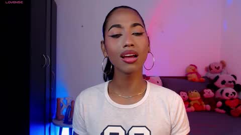 Snapshot of alice_massiel chatting on 11-24-25, 08:52 online show from 11-24-25, 08:52