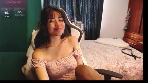 Snapshot of alice_middle01 chatting on 12-02-25, 03:40 Alice online show from 12-02-25, 03:40