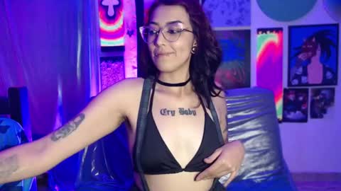 Snapshot of alice_phantom chatting on 01-21-25, 05:16 online show from 01-21-25, 05:16