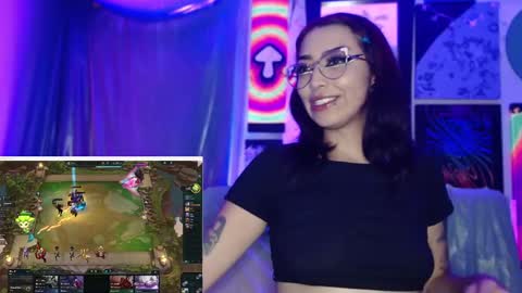 Snapshot of alice_phantom chatting on 01-31-25, 02:15 online show from 01-31-25, 02:15