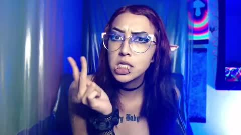 Snapshot of alice_phantom chatting on 03-04-25, 11:00 online show from 03-04-25, 11:00