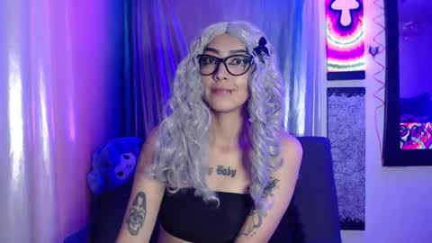 Snapshot of alice_phantom chatting on 09-14-25, 12:43 online show from 09-14-25, 12:43