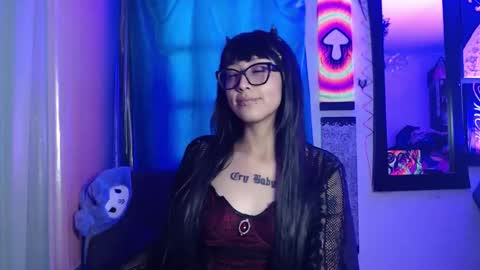 Snapshot of alice_phantom chatting on 09-28-25, 09:42 online show from 09-28-25, 09:42