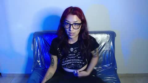 Snapshot of alice_phantom chatting on 12-02-25, 12:49 online show from 12-02-25, 12:49