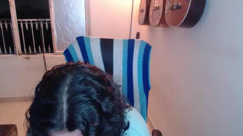 Alicia Aldara online show from 10-23-25, 05:07