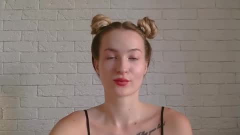 Snapshot of alice_sweet_01 chatting on 09-09-25, 03:33 Alice online show from 09-09-25, 03:33