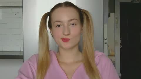 Snapshot of alice_sweet_01 chatting on 09-28-25, 02:55 Alice online show from 09-28-25, 02:55
