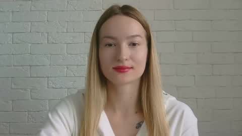 Snapshot of alice_sweet_01 chatting on 10-15-25, 10:48 Alice online show from 10-15-25, 10:48