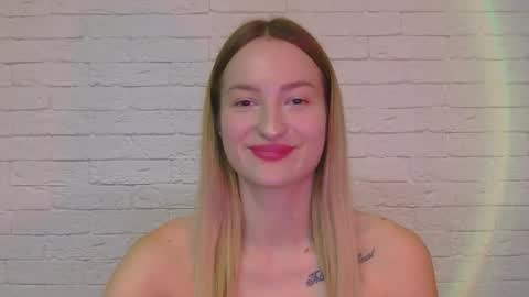 Snapshot of alice_sweet_01 chatting on 10-18-25, 04:41 Alice online show from 10-18-25, 04:41