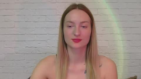 Snapshot of alice_sweet_01 chatting on 11-13-25, 07:02 Alice online show from 11-13-25, 07:02