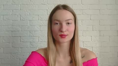 Snapshot of alice_sweet_01 chatting on 11-14-25, 11:09 Alice online show from 11-14-25, 11:09