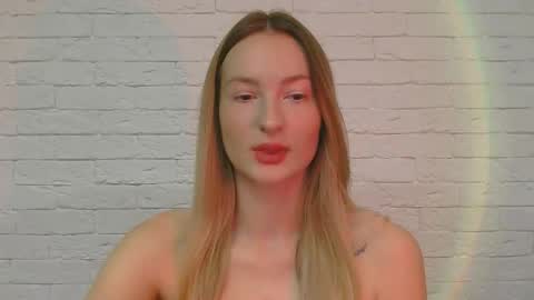 Snapshot of alice_sweet_01 chatting on 11-22-25, 02:49 Alice online show from 11-22-25, 02:49