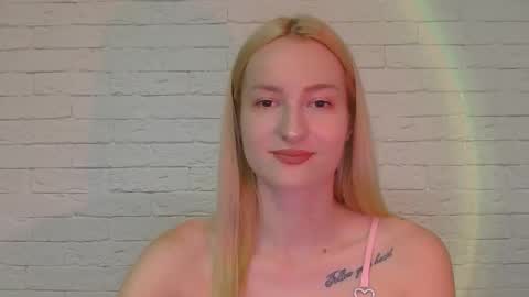 Snapshot of alice_sweet_01 chatting on 06-08-26, 08:09 Alice online show from 06-08-26, 08:09