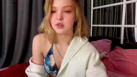 Alice  online show from 03-06-25, 09:09