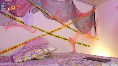 Snapshot of alice_twerk chatting on 10-06-25, 09:45 Alice online show from 10-06-25, 09:45