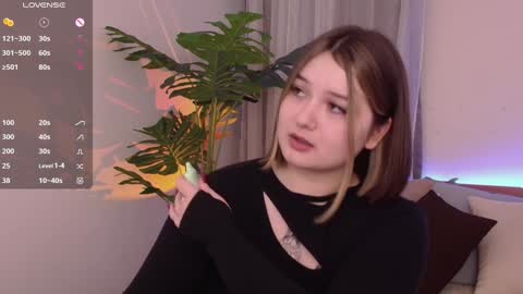 Alice  online show from 01-31-25, 03:33