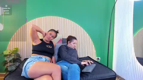 Snapshot of aliceandsia chatting on 06-06-26, 06:01 Alice and Asia online show from 06-06-26, 06:01